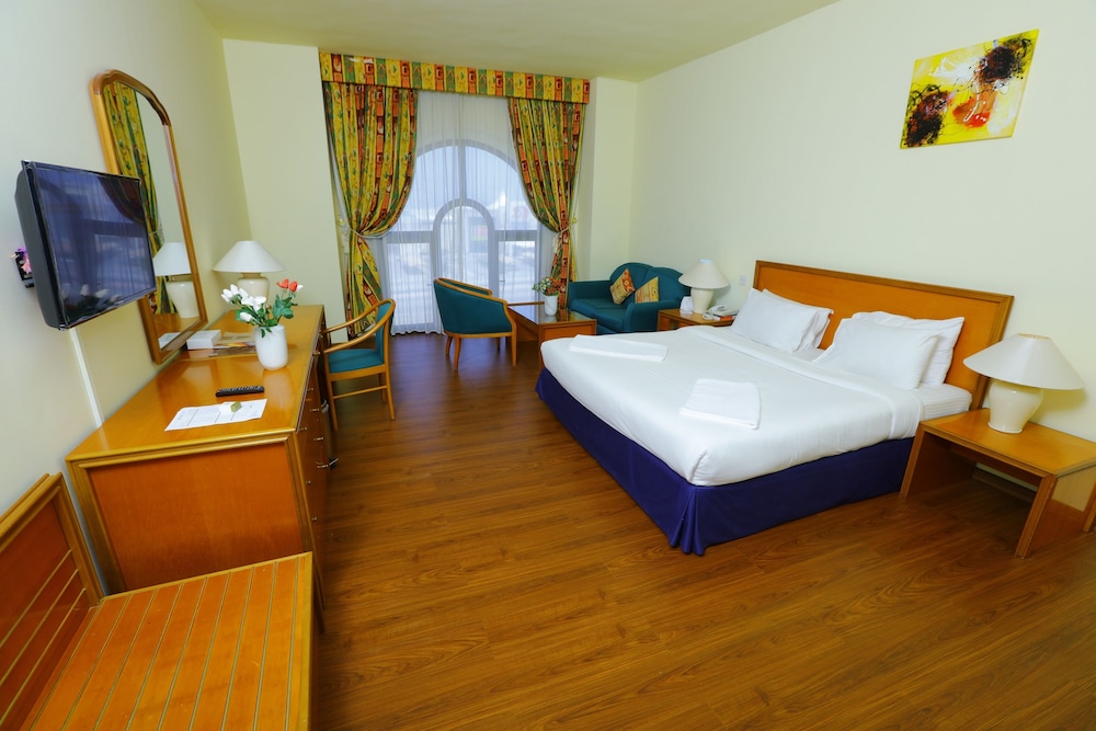 Hamdan Plaza Hotel 11/43