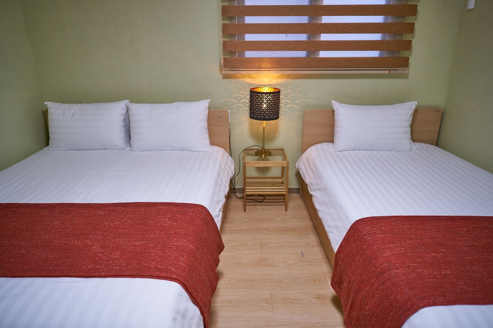 R Guesthouse 18/74