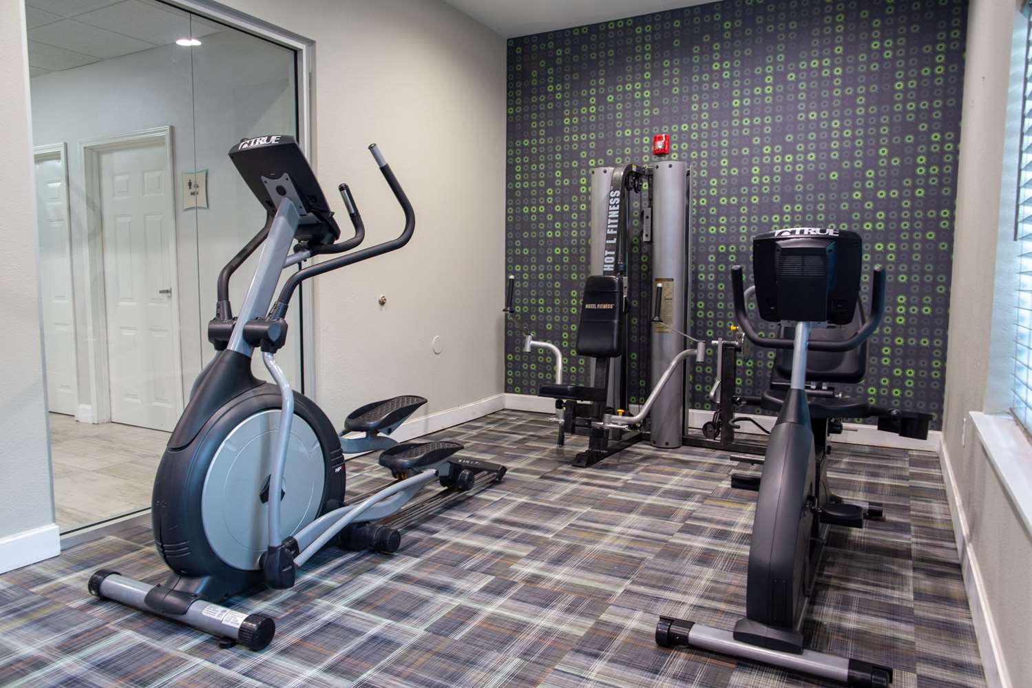 La Quinta Inn & Suites by Wyndham Houston East at Normandy 42/63