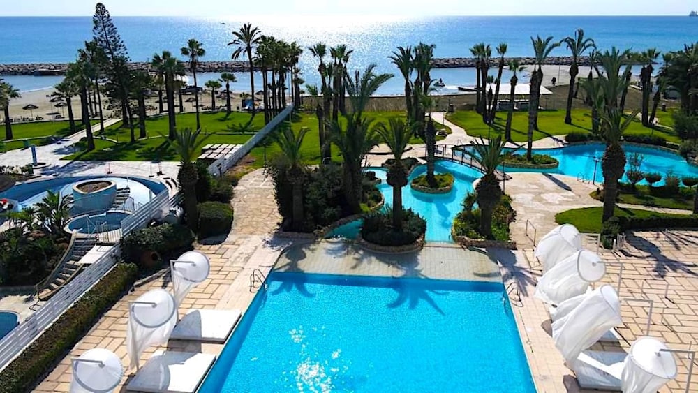 Sandy Beach Hotel & Spa 55/66