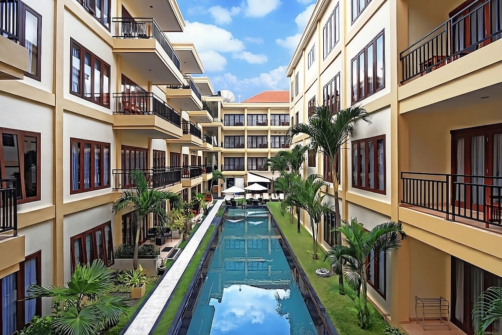 KUTA TOWNHOUSE APARTMENTS 43/47