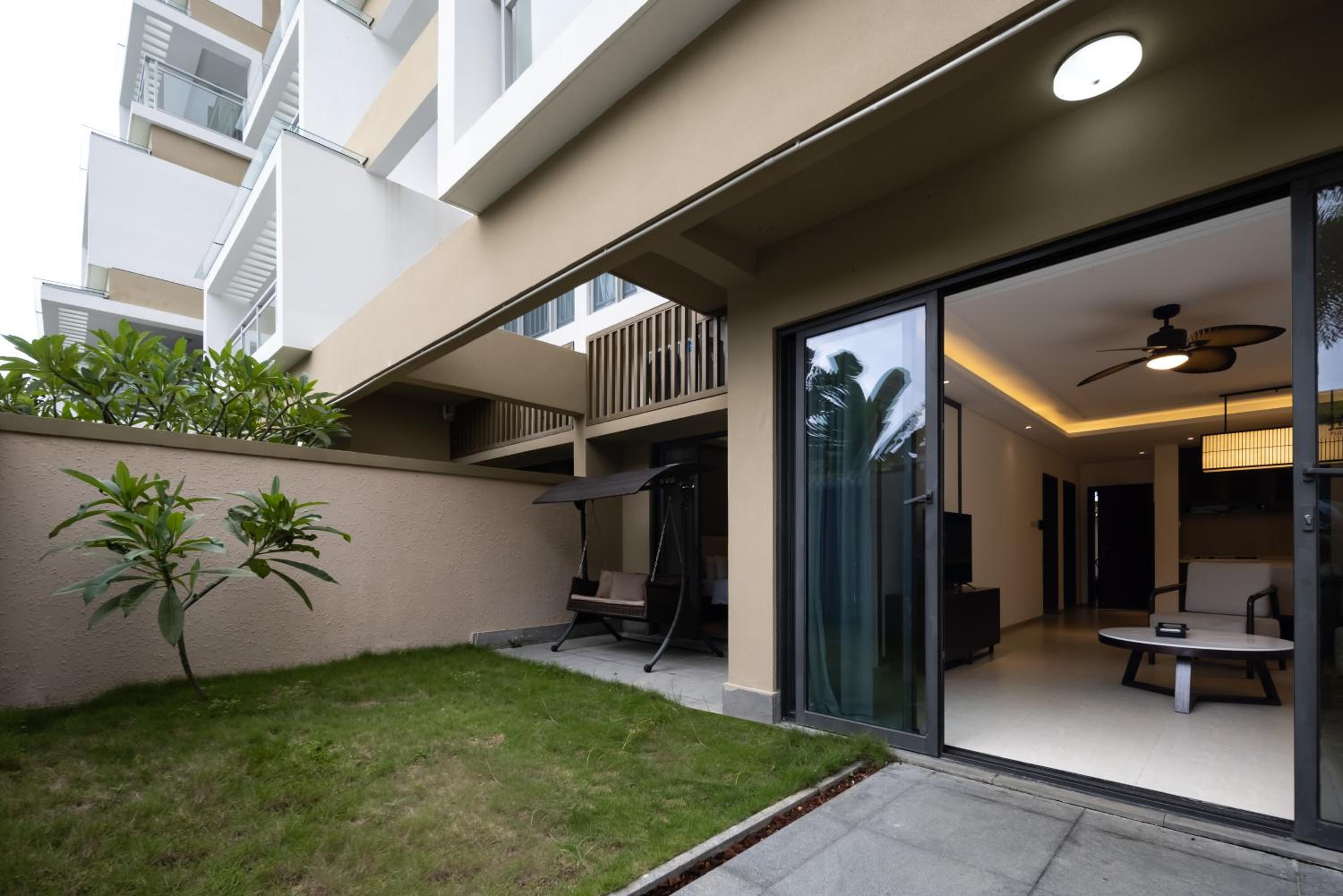 Yj Residence Poly Sanya 70/74