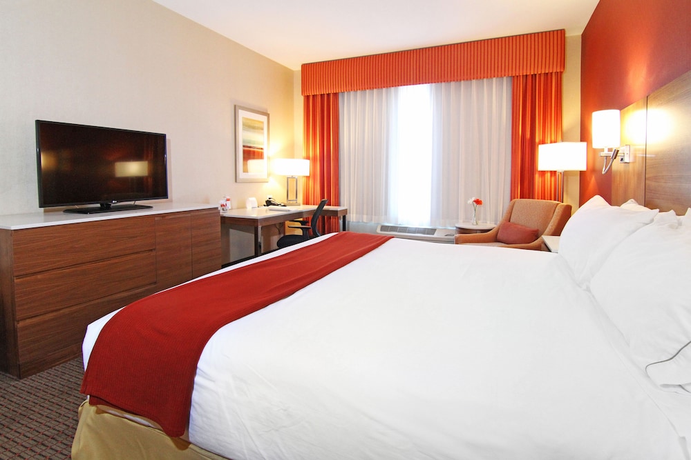 Holiday Inn Express And Suites Calgary Nw University Area 17/73
