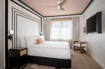 Guest Room, King Bed