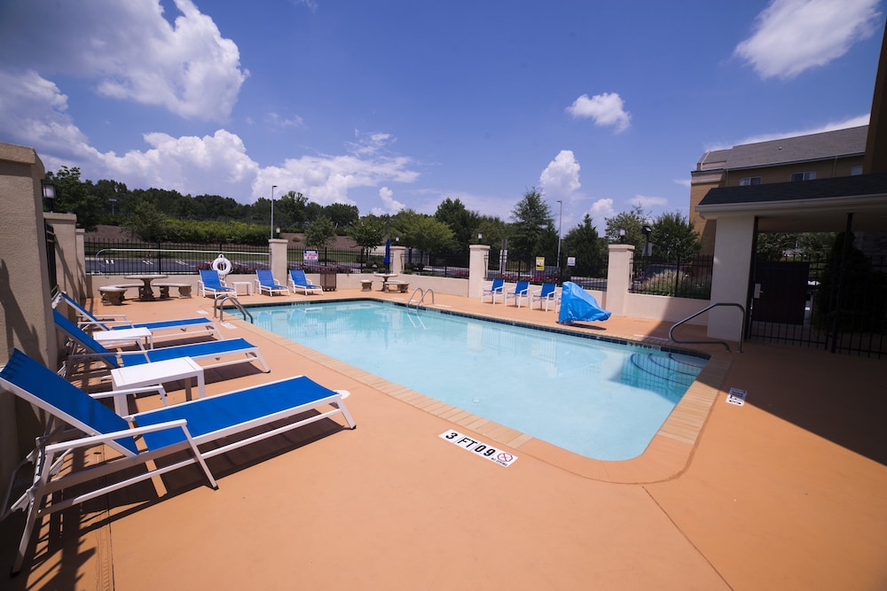 Holiday Inn Express Hotel Suites Atlanta East Lithonia 42/66
