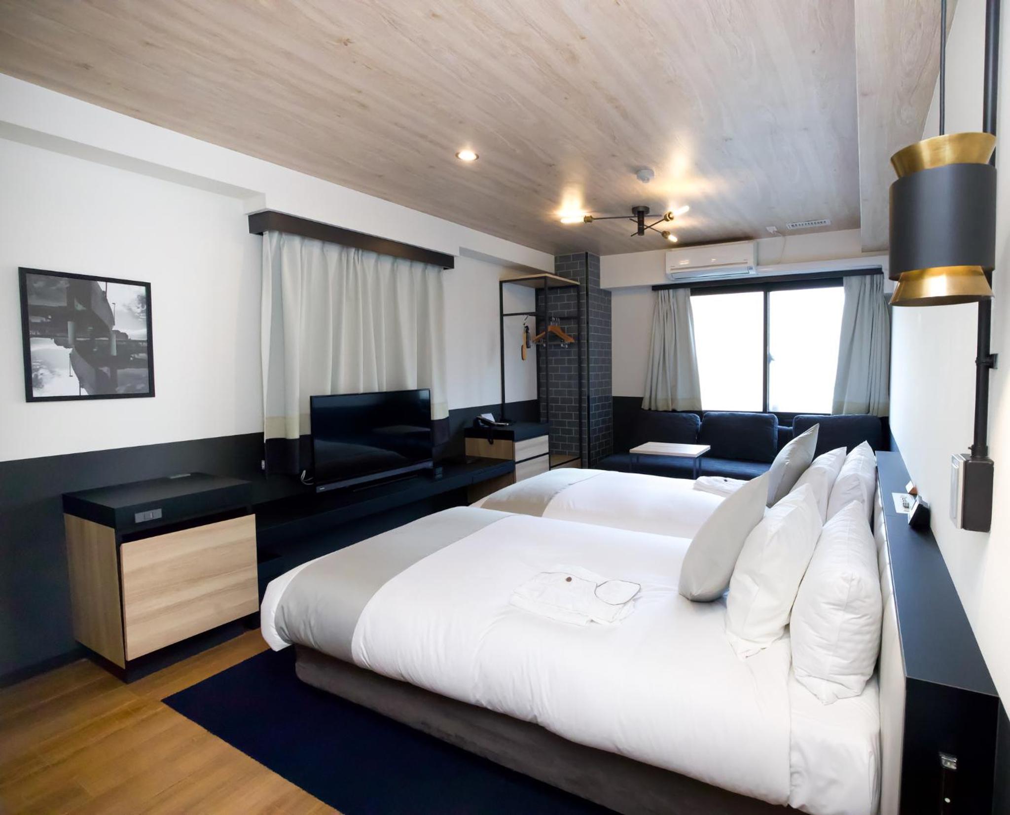Hollywood, Twin Beds