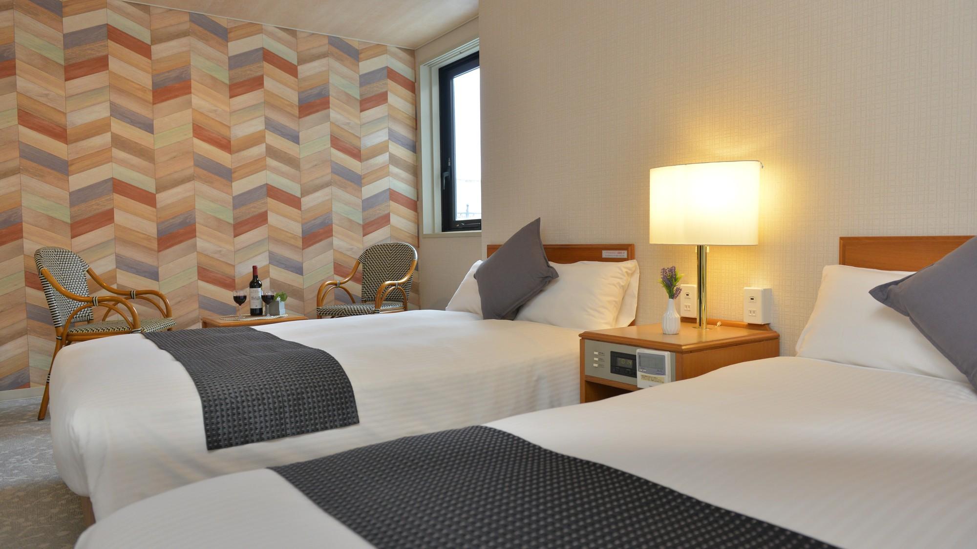 Room, Twin Beds, Electronic Cigarette Only, Smoking
