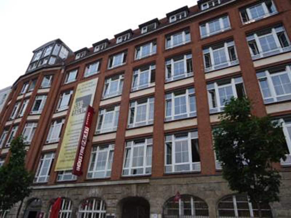 Industriepalast Hostel 2/67
