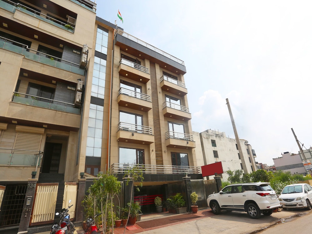 Oyo 5198 Hotel Hcgrand 24/31