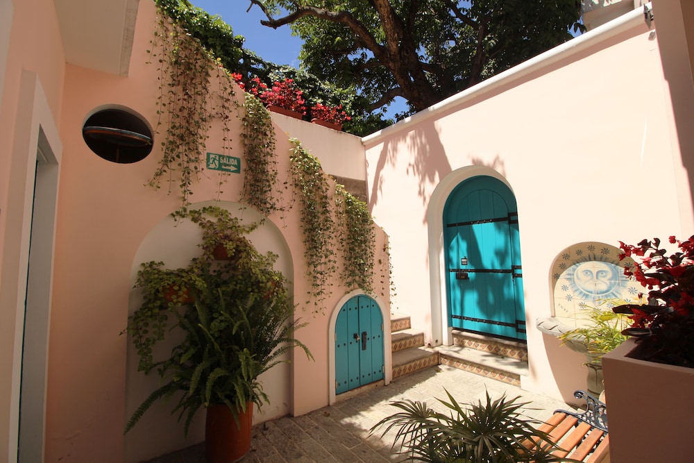Vieja Cuba Hotel 58/60