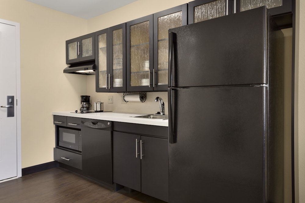 CANDLEWOOD SUITES VESTAL - BINGHAMTON 37/43
