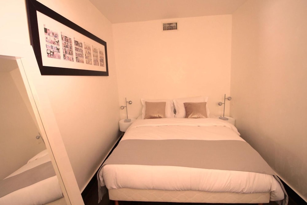 Short Stay Paris Apartments 8/50