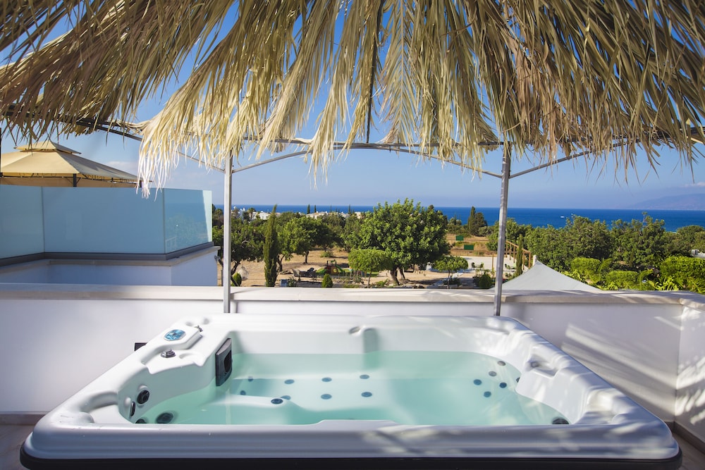 Latchi Escape Hotel and Suites 40/64