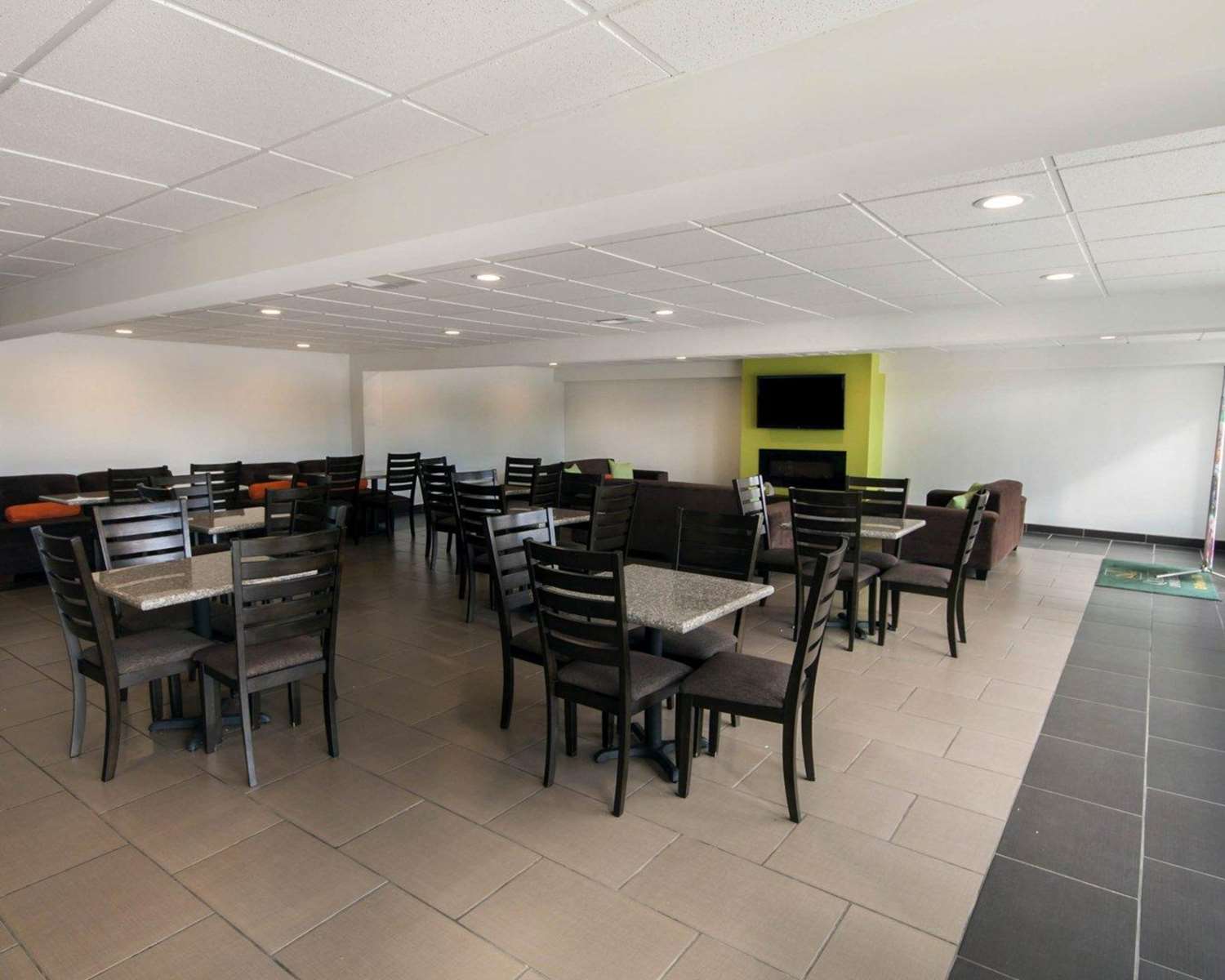 Quality Inn & Suites Airport El Paso 9/15