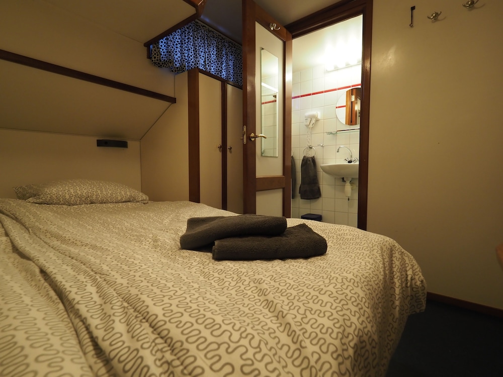 Hotelschip Sarah 24/36
