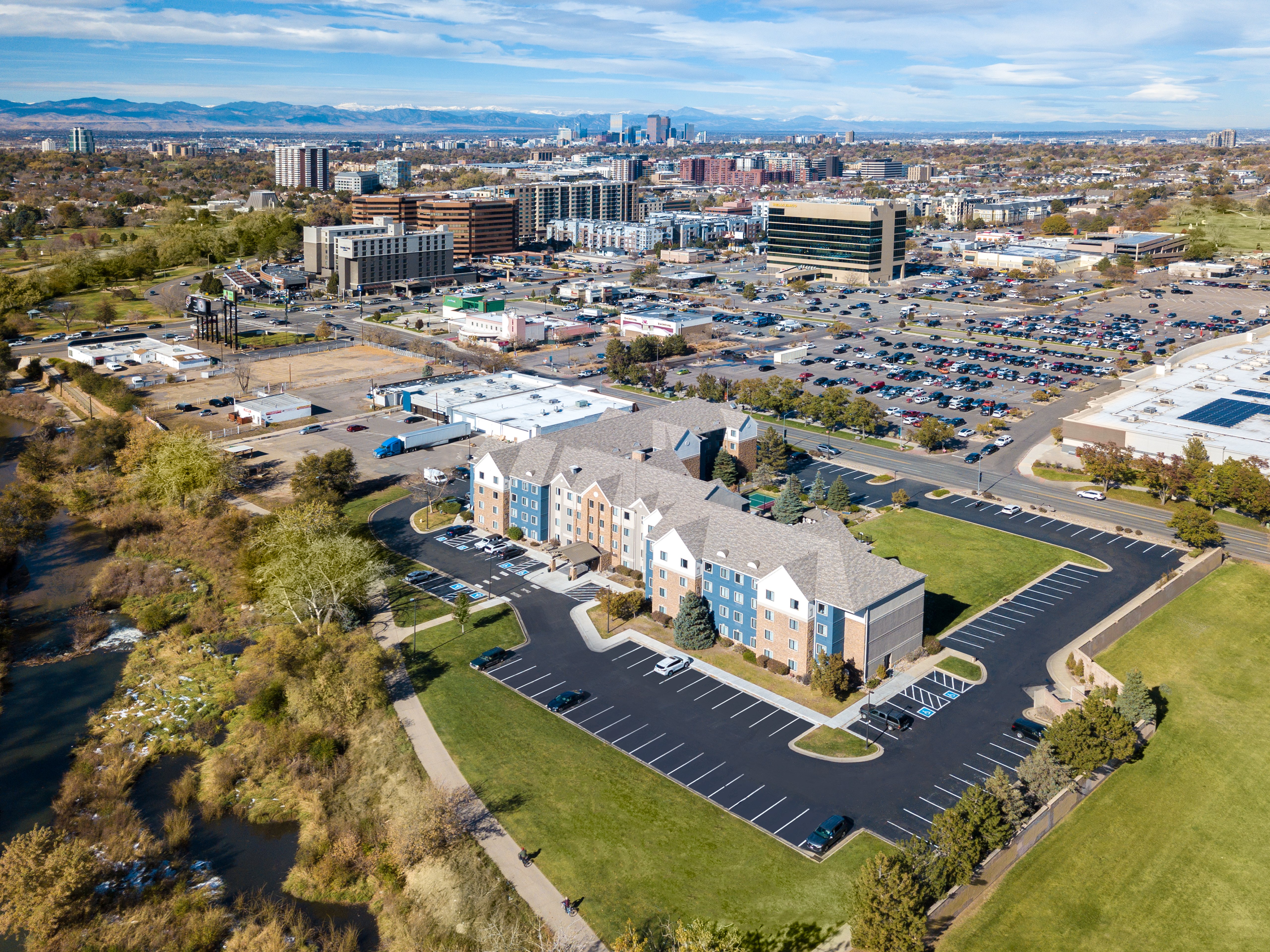 Staybridge Suites Denver - Cherry Creek 58/60