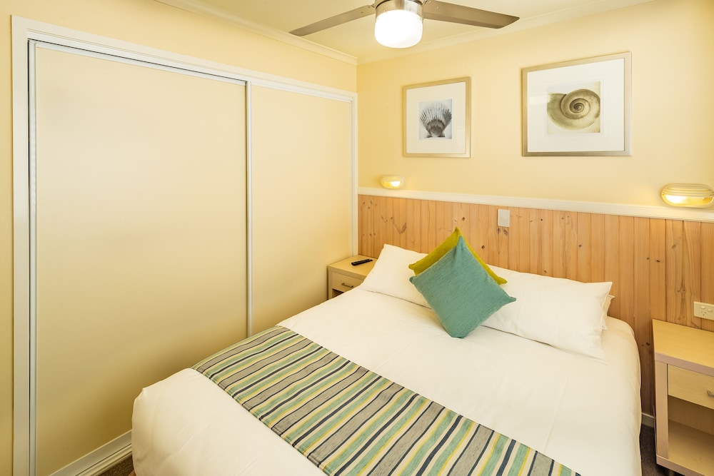 Spa, Deluxe, Cabin, 4 Beds, Front View