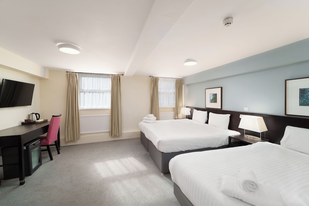 Family, Quadruple, 1 Double and 1 Single Bed 3/10