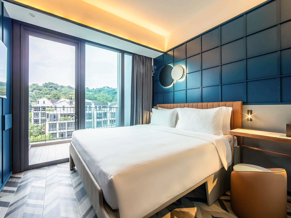 DELUXE, DOUBLE BED, BALCONY