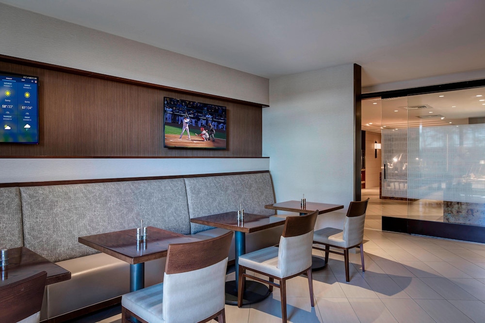 Houston Airport Marriott At George Bush Intercontinental 6/59
