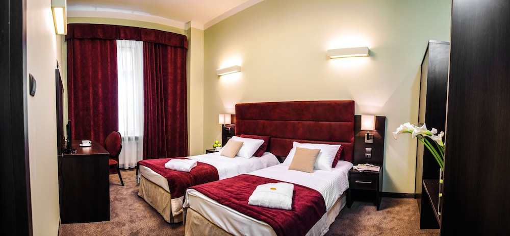 Hotel Ilan 8/30