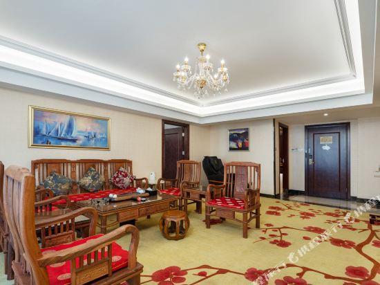 Hawaii International Hotel 42/48