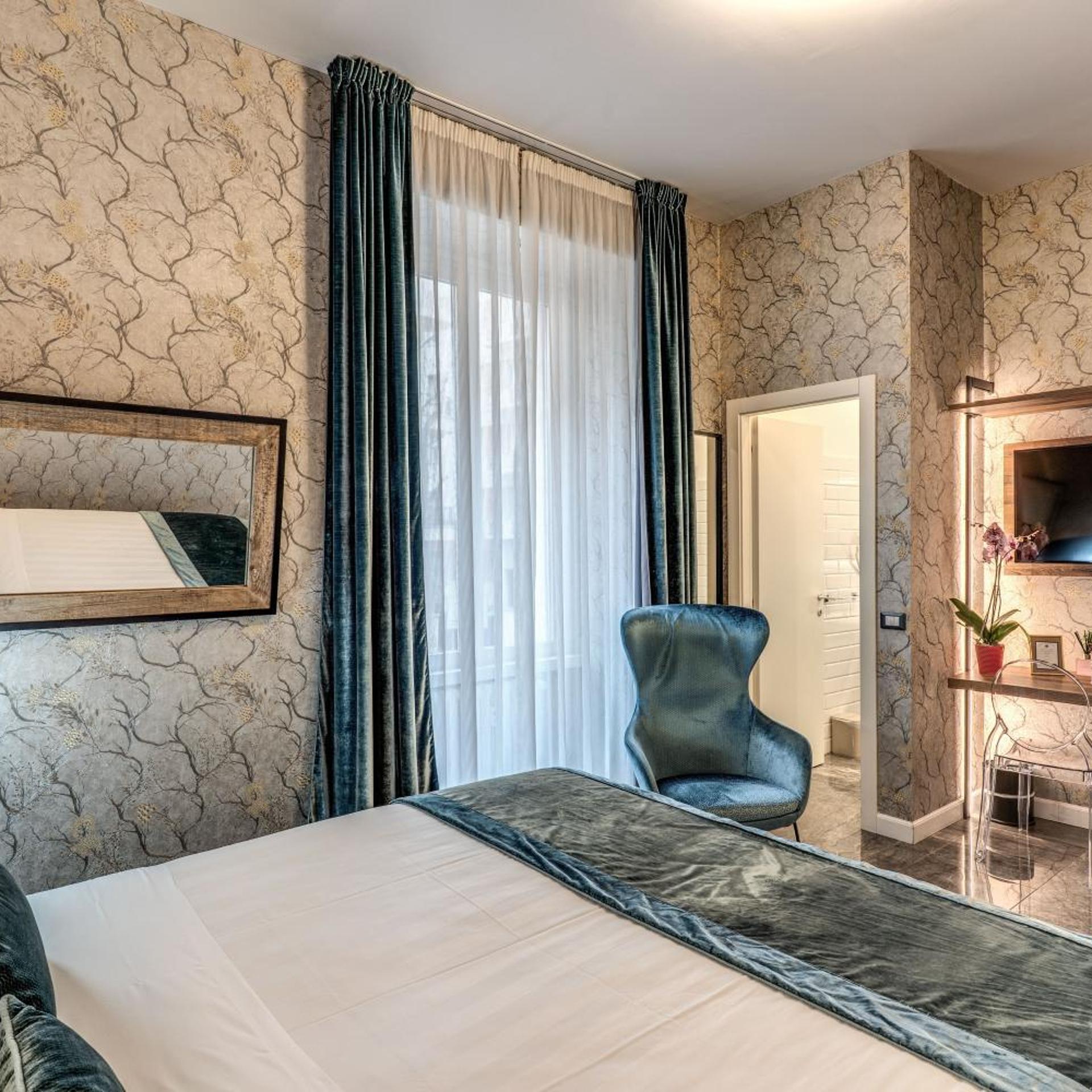 Room, Double or Twin Bed