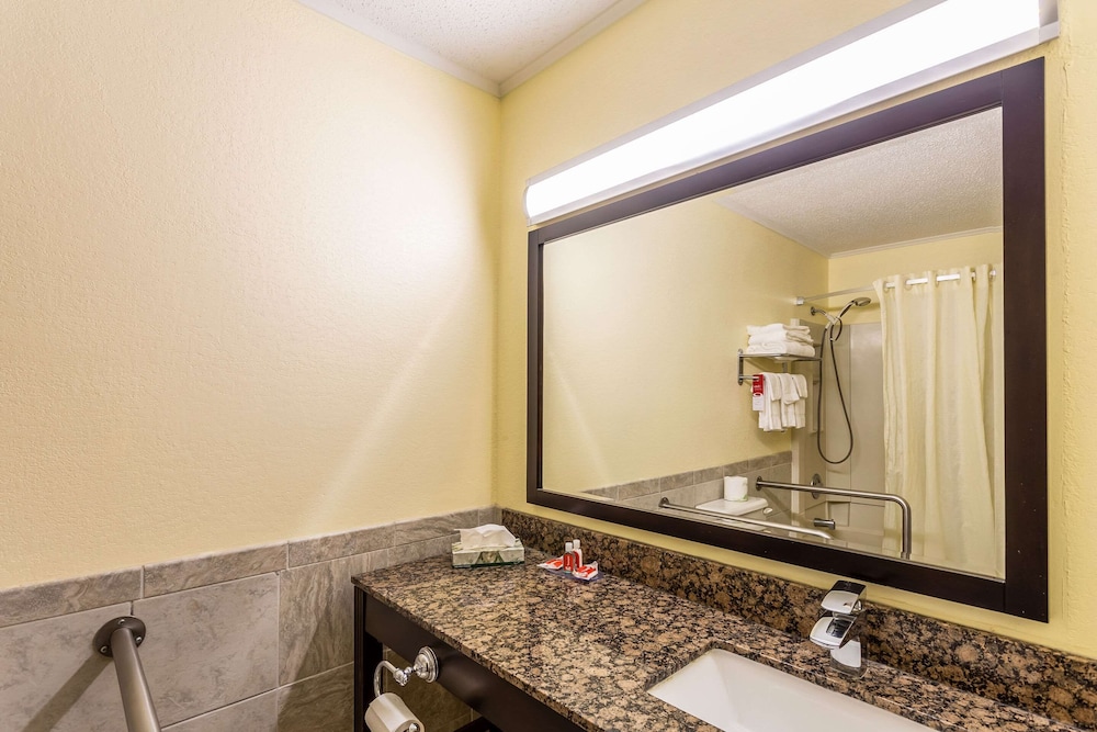 Econo Lodge Morgantown 31/31