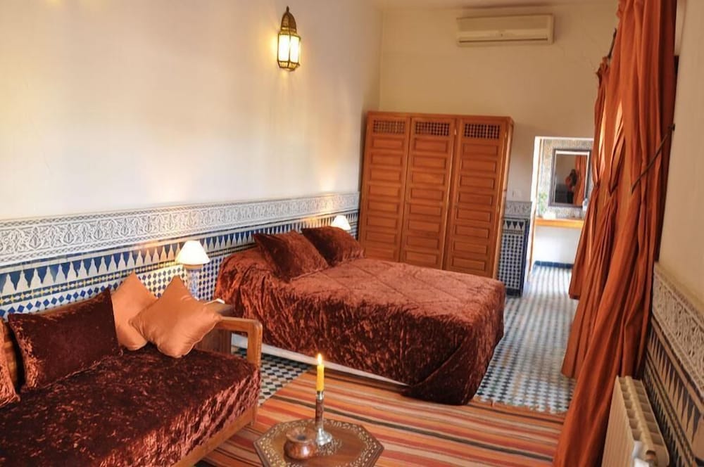 Riad Au 20 Jasmins 35/49
