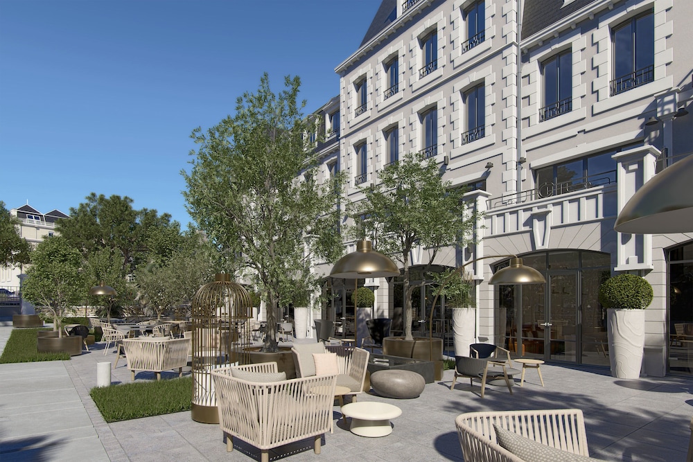 Grand Hotel de Courtoisville 67/73