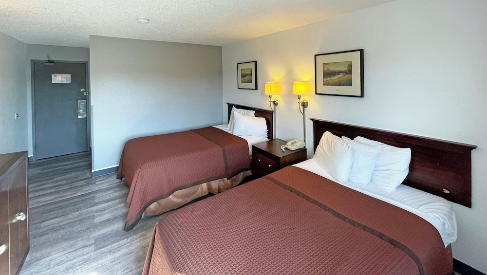 Magnuson Hotel Fort Wayne North Coliseum 37/63