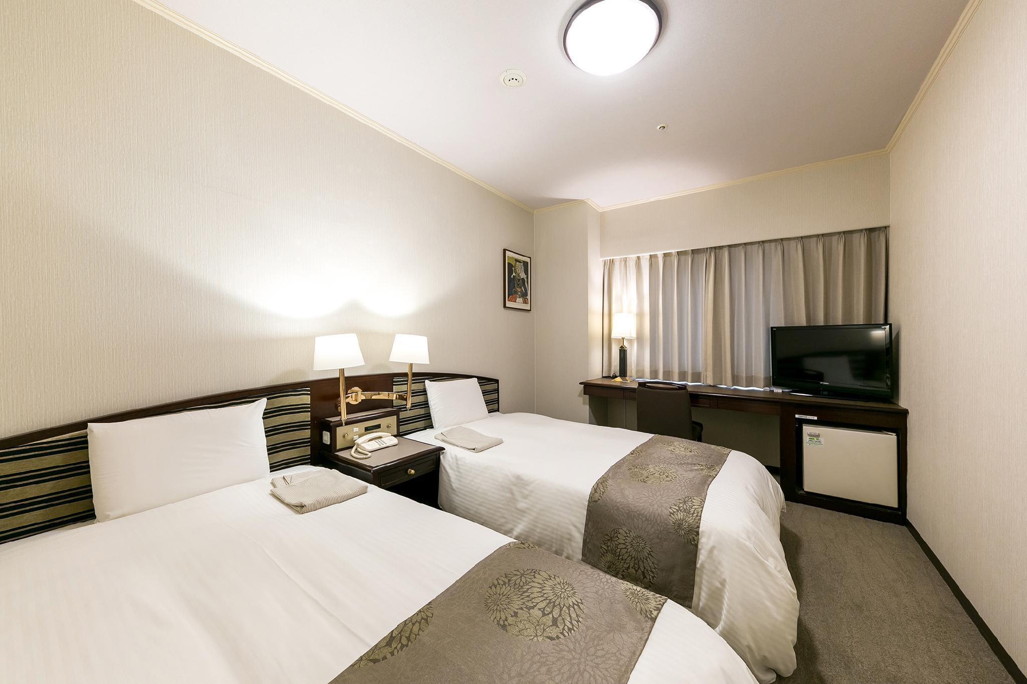 Room, Twin Beds