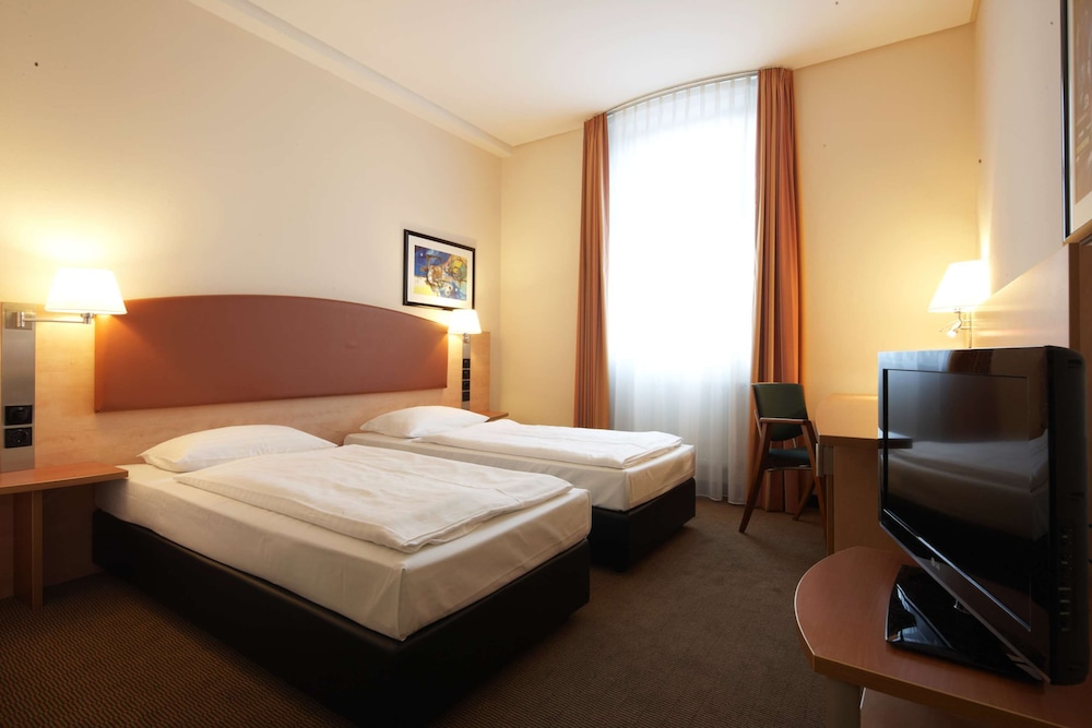 IntercityHotel Berlin Ostbahnhof 9/38