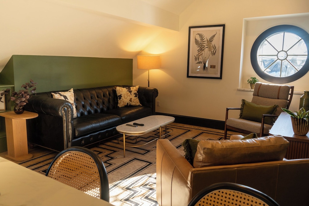 Hotel Thaxter 37/50