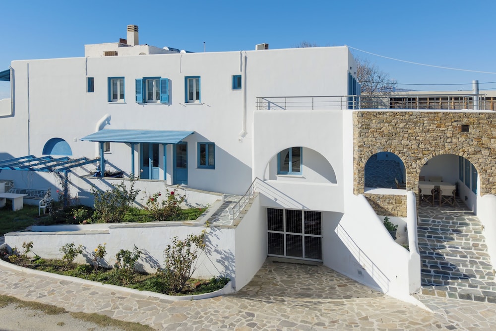 Aghia Anna Hotel 3/41