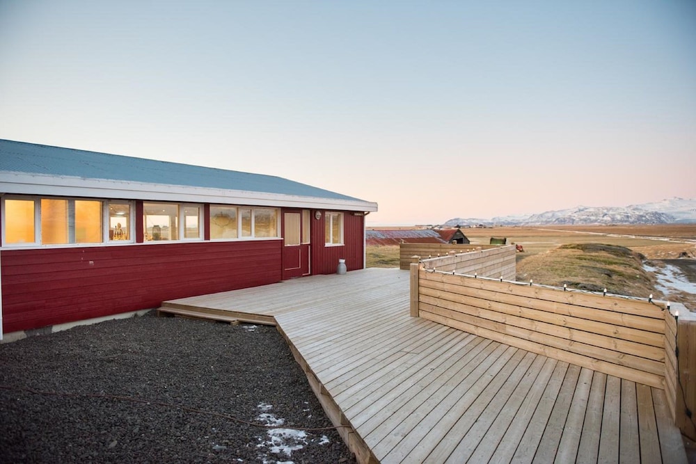 Lilja Guesthouse 10/26