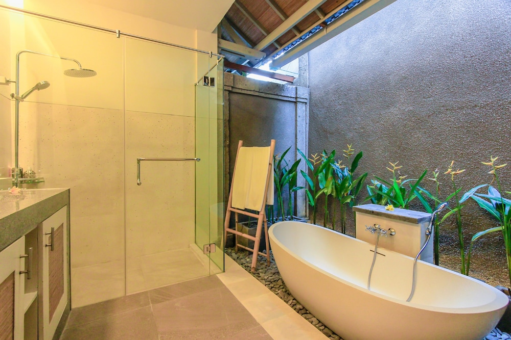 Villa La Luvier 25/27