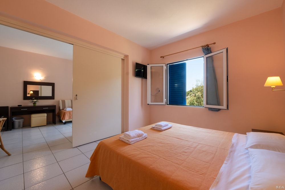 Anamar Skiathos 7/48