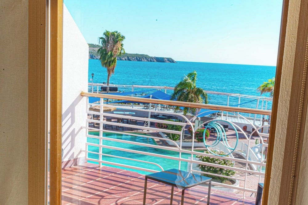 Hotel San Carlos Plaza, Beach & Convention Center 4/58