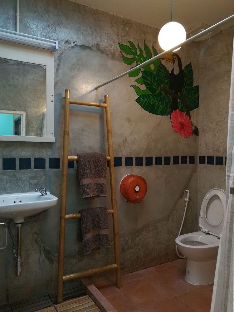 60 Bluehouse - Hostel 37/40
