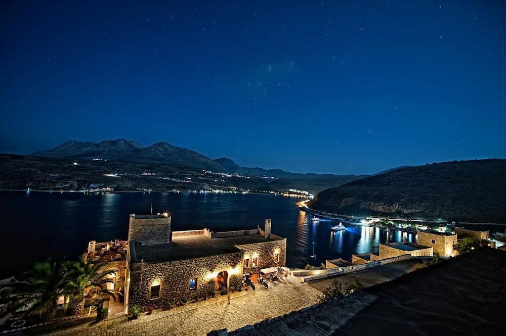 Limeni Village Hotel 26/37