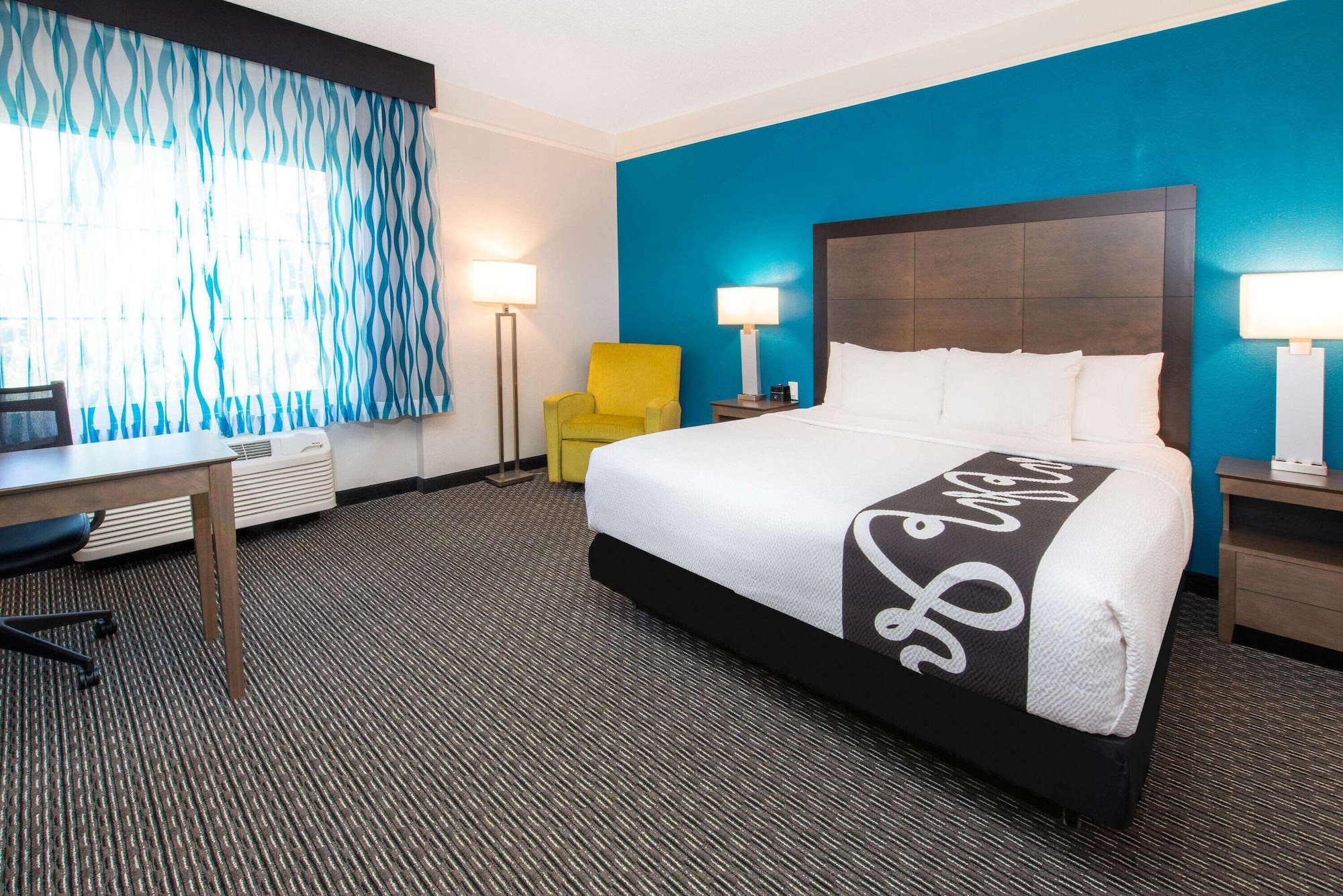 Deluxe, King Bed