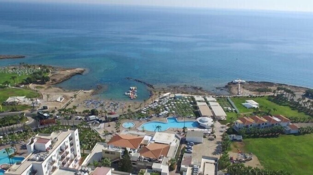 Marlita Beach Hotel Apartments 40/50