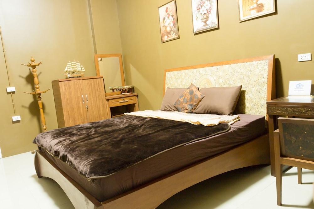 Iris Hostel 13/40