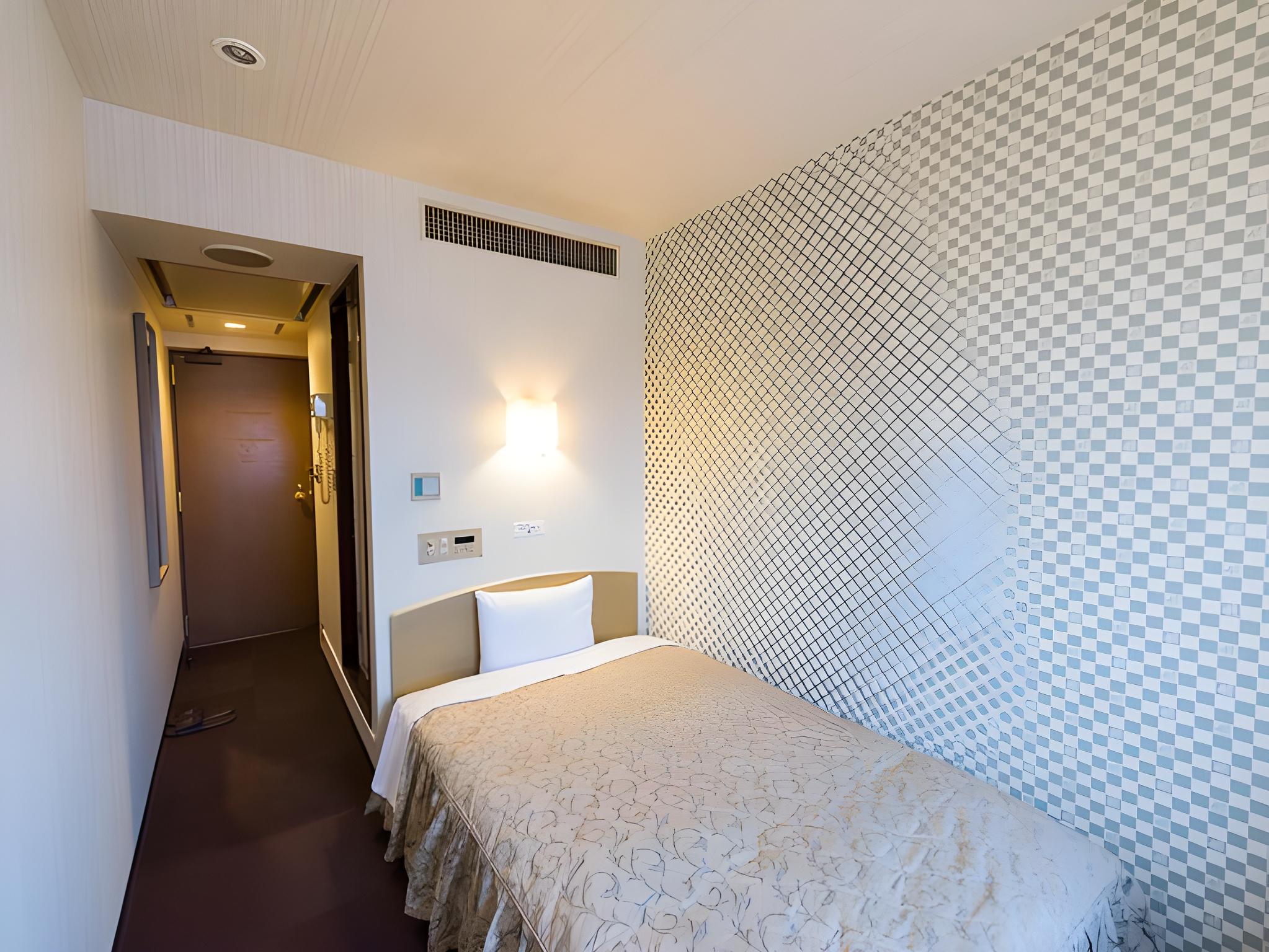 Room, Single, Main Building, Smoking