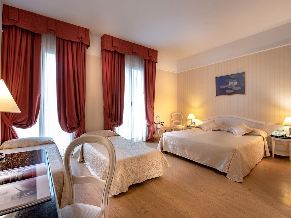 Hotel President Rimini 22/84