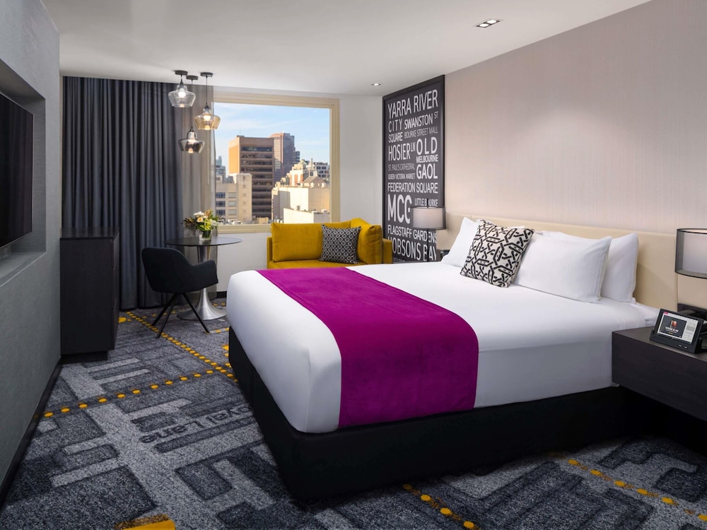 SUPERIOR, KING BED, HIGH FLOOR