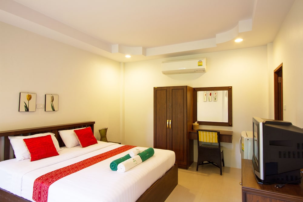 The Green Beach Resort 23/75