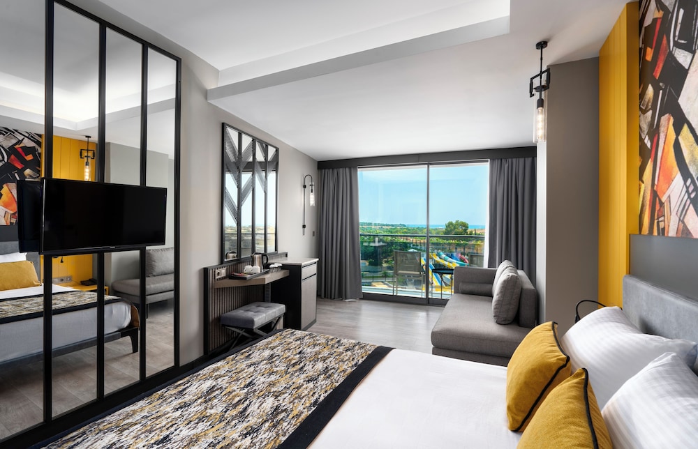 Arnor Deluxe Hotel And Spa 7/71