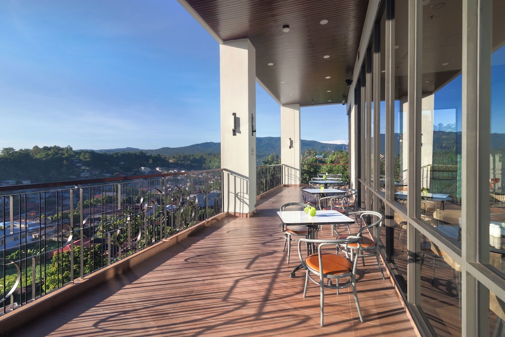 Luwansa Hotel and Convention Center 25/50